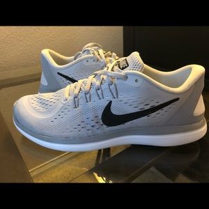 Women’s Nike Flex NEW Running Shoes sz 10.5